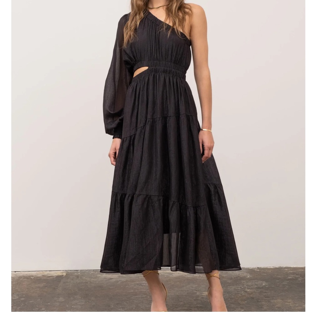 Elegant Black One-Shoulder Dress